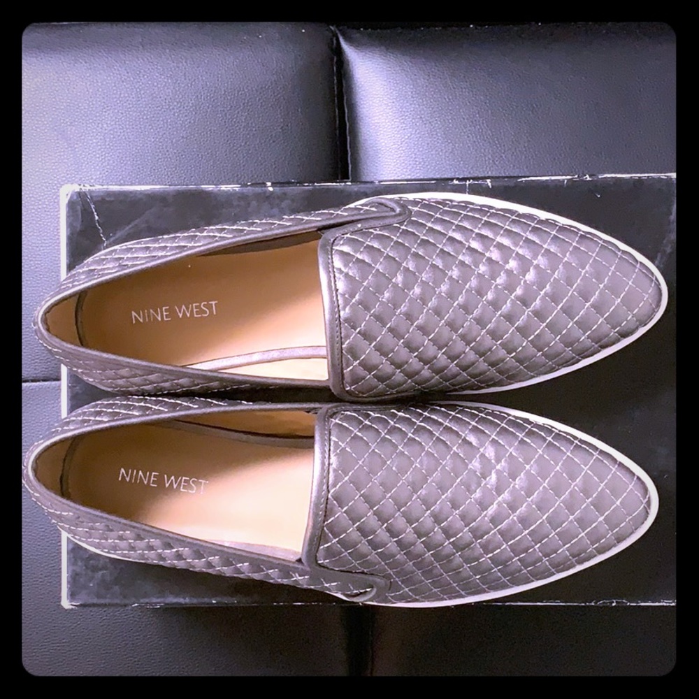Women’s pointy toe slip-on sneakers